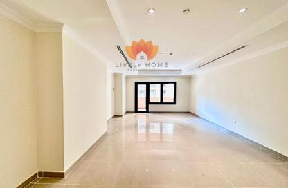 Apartment - 1 Bedroom - 2 Bathrooms for rent in West Porto Drive - Porto Arabia - The Pearl Island - Doha