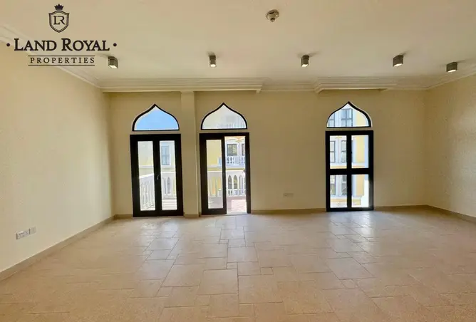 64421005 - Property Image 2