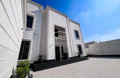 Villa - 6 Bedrooms - 7+ Bathrooms for sale in Umm Qarn - Al Daayen