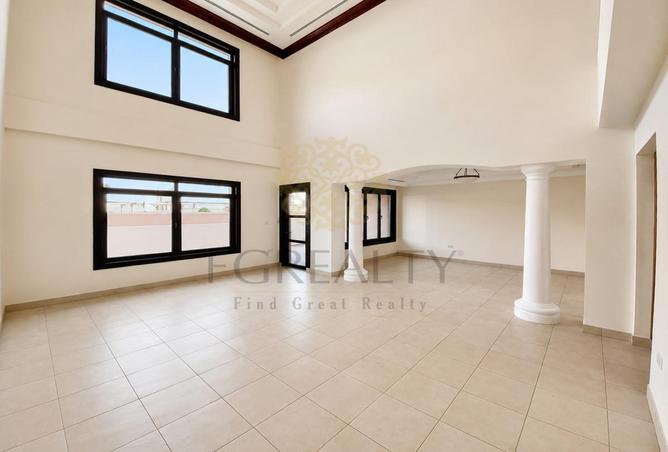 58043156 - Property Main Image
