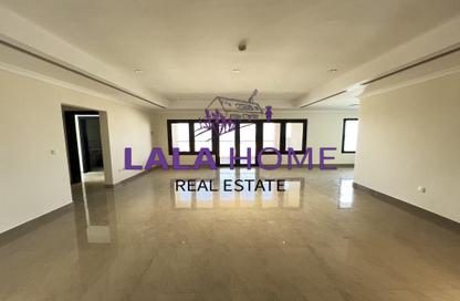 Apartment - 2 Bedrooms - 3 Bathrooms for rent in East Porto Drive - Porto Arabia - The Pearl Island - Doha