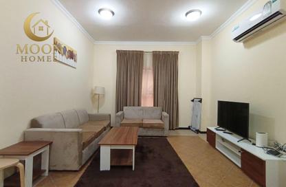 Apartment - 2 Bedrooms - 2 Bathrooms for rent in Musheireb - Musheireb - Doha