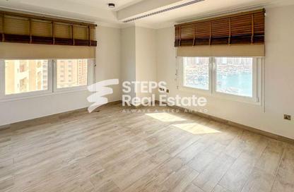 Apartment - 2 Bedrooms - 2 Bathrooms for rent in West Porto Drive - Porto Arabia - The Pearl Island - Doha
