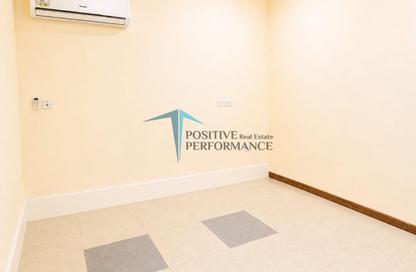 Apartment - Studio - 1 for rent in New Salata - Salata - Doha