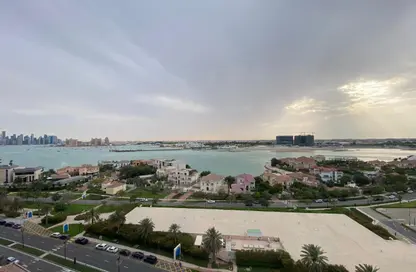 شقة - 2 غرف نوم - 2 حمامات للايجار في طريق بورتو الشرقي - بورتو أرابيا - جزيرة اللؤلؤة - الدوحة