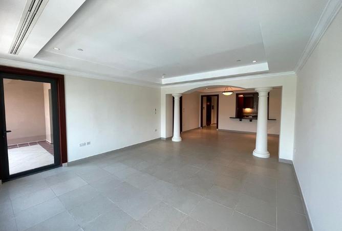 982348 - Property Image 2