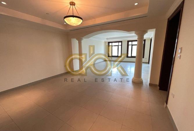 982348 - Property Image 3