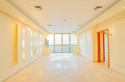 Apartment - 2 Bedrooms - 3 Bathrooms for rent in Zig Zag Towers - West Bay - Doha