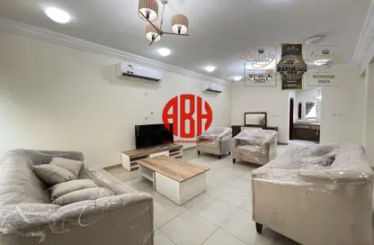 فيلا - 4 غرف نوم - 4 حمامات للايجار في بوابة عين خالد - عين خالد - الدوحة