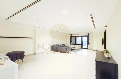 Apartment - 1 Bedroom - 2 Bathrooms for sale in West Porto Drive - Porto Arabia - The Pearl Island - Doha