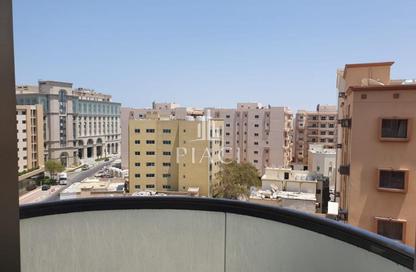 Apartment - 1 Bedroom - 2 Bathrooms for rent in Umm Ghwailina Comm - Umm Ghuwalina - Umm Ghuwailina - Doha