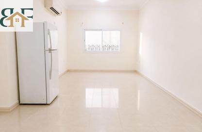 Apartment - 2 Bedrooms - 2 Bathrooms for rent in Al Mansoura - Al Mansoura - Doha