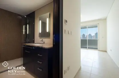 Apartment - 1 Bedroom - 2 Bathrooms for rent in Viva West - Viva Bahriyah - The Pearl Island - Doha
