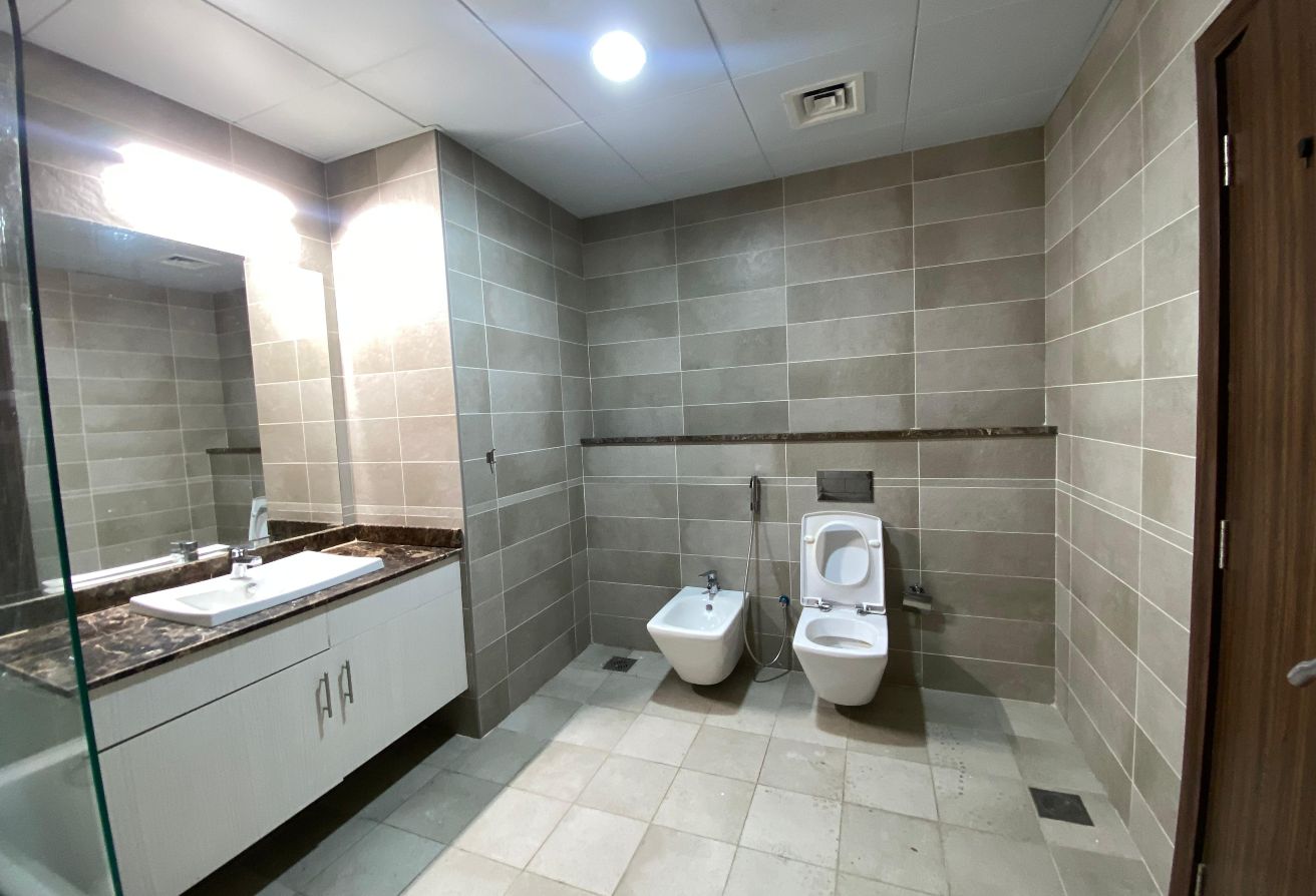 High-Floor 2 BHK S.F Apartment | Balcony | 9,999qr thumbnail 8