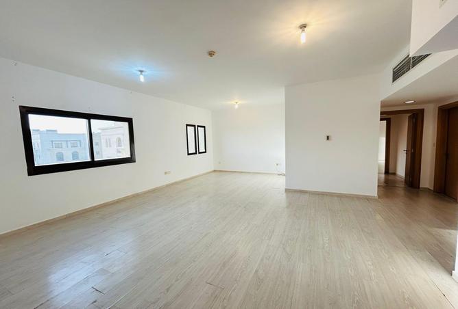 51951803 - Property Main Image