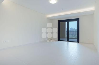 Apartment - 1 Bedroom - 2 Bathrooms for rent in Tower 22 - Porto Arabia - The Pearl Island - Doha