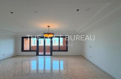 Apartment - 3 Bedrooms - 4 Bathrooms for rent in One Porto Arabia - Porto Arabia - The Pearl Island - Doha