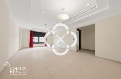 Apartment - 1 Bedroom - 2 Bathrooms for rent in West Porto Drive - Porto Arabia - The Pearl Island - Doha