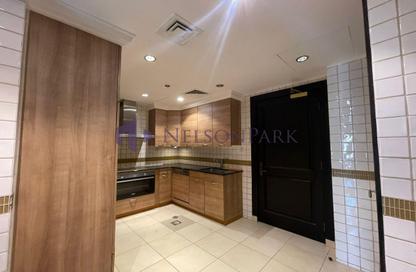 Apartment - 4 Bedrooms - 6 Bathrooms for rent in Tower 8 - Porto Arabia - The Pearl Island - Doha