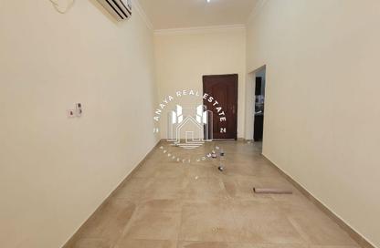 Villa - 1 Bedroom - 1 Bathroom for rent in Umm Al Seneem Street - Ain Khaled - Doha
