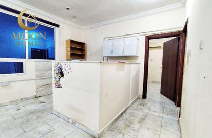 Apartment - 1 Bedroom - 1 Bathroom for rent in Umm Ghuwailina 4 - Umm Ghuwailina - Doha