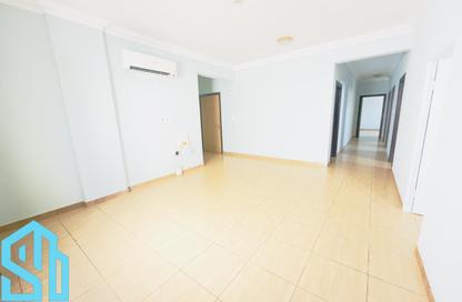 Apartment - 3 Bedrooms - 2 Bathrooms for rent in Al Sadd Road - Al Sadd - Doha