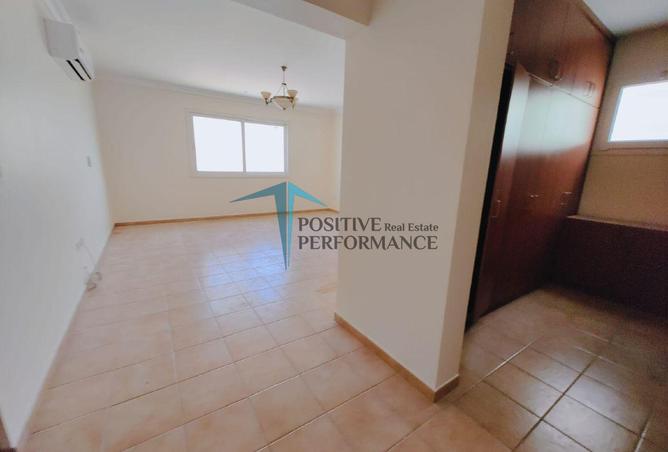 1004482 - Property Image 2