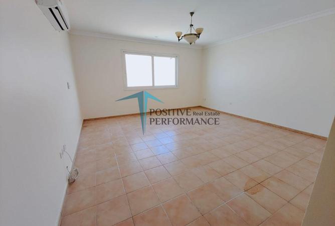 1004482 - Property Image 3