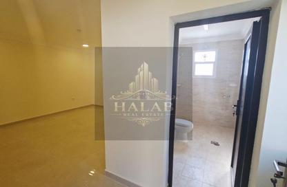 Villa - 6 Bedrooms - 6 Bathrooms for rent in 36 Villa Compound - Al Kheesa - Umm Salal Mohammed