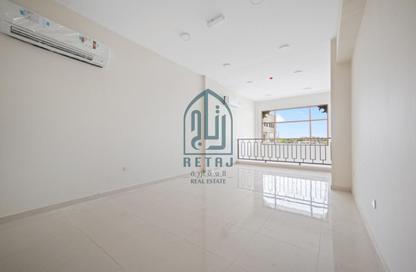 Shop - Studio - 1 for rent in Sheikha Houda Compound - Al Gharrafa - Doha