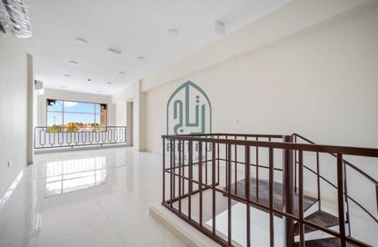 Shop - Studio - 1 Bathroom for rent in Sheikha Houda Compound - Al Gharrafa - Doha