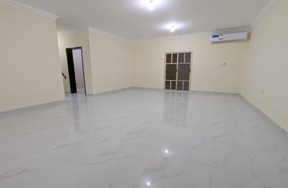 Apartment - 2 Bedrooms - 2 Bathrooms for rent in Al Mansoura - Al Mansoura - Doha