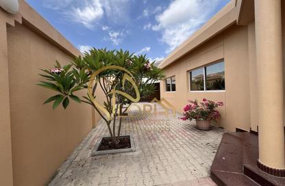 Villa - 3 Bedrooms - 4 Bathrooms for sale in Al Maamoura - Al Maamoura - Doha