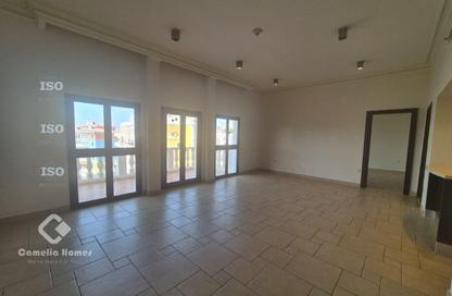 Apartment - 2 Bedrooms - 3 Bathrooms for rent in Carnaval - Qanat Quartier - The Pearl Island - Doha