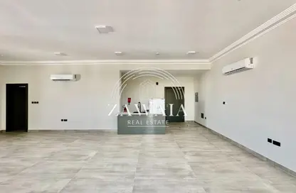 Apartment - 1 Bedroom - 2 Bathrooms for rent in Bin Omran 28 - Fereej Bin Omran - Doha