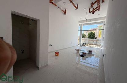 Shop - Studio for rent in Al Duhail - Al Duhail - Doha