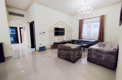 شقة - 3 غرف نوم - 3 حمامات للايجار في شارع انس - فريج بن محمود الشمالي - فريج بن محمود - الدوحة
