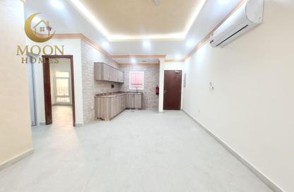 Apartment - 2 Bedrooms - 2 Bathrooms for rent in Umm Ghwailina Comm - Umm Ghuwalina - Umm Ghuwailina - Doha