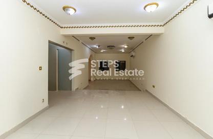 Labor Camp - Studio - 5 Bathrooms for rent in Muaither Area - Al Rayyan - Doha