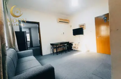 Apartment - 1 Bedroom - 1 Bathroom for rent in Umm Ghwailina Comm - Umm Ghuwalina - Umm Ghuwailina - Doha