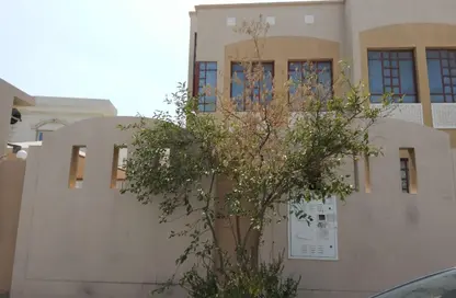 Villa - 6 Bedrooms - 5 Bathrooms for rent in Ain Khaled Villas - Ain Khaled - Doha