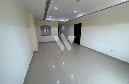 Apartment - 1 Bedroom - 2 Bathrooms for rent in East Porto Drive - Porto Arabia - The Pearl Island - Doha