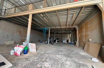 Warehouse - Studio - 7 Bathrooms for rent in Industrial Area 4 - Industrial Area - Industrial Area - Doha