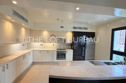 Apartment - 2 Bedrooms - 3 Bathrooms for rent in Mercato - Qanat Quartier - The Pearl Island - Doha