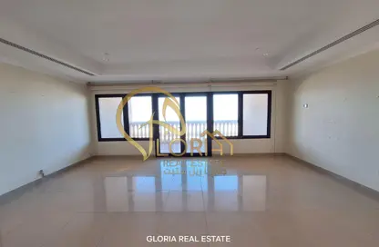 Apartment - 2 Bedrooms - 3 Bathrooms for rent in East Porto Drive - Porto Arabia - The Pearl Island - Doha