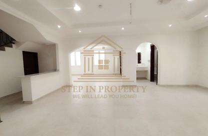 مجمع سكني - 5 غرف نوم - 5 حمامات للايجار في شارع الوعب - الوعب - الدوحة