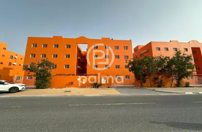 سكن عمال - استوديو - 8 حمامات للايجار في منطقة مويثر - الريان - الدوحة