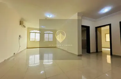 Apartment - 2 Bedrooms - 2 Bathrooms for rent in Al Sadd Tourist Apartments - Al Sadd - Doha