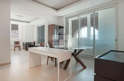 شقة - غرفة نوم - 2 حمامات للايجار في فيفا غرب - فيفا بحرية - جزيرة اللؤلؤة - الدوحة