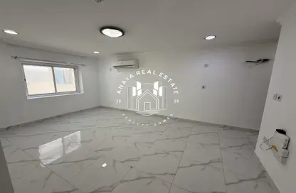 شقة - 2 غرف نوم - 2 حمامات للايجار في 35 بن عمران - فريج بن عمران - الدوحة